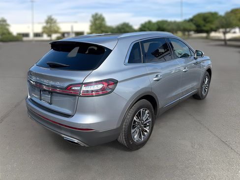 Used 2023 Lincoln Nautilus FWD w/ Premium Package image 7