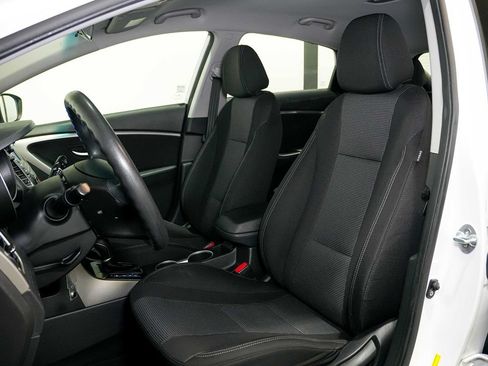 Used 2017 Hyundai Elantra GT FWD image 15