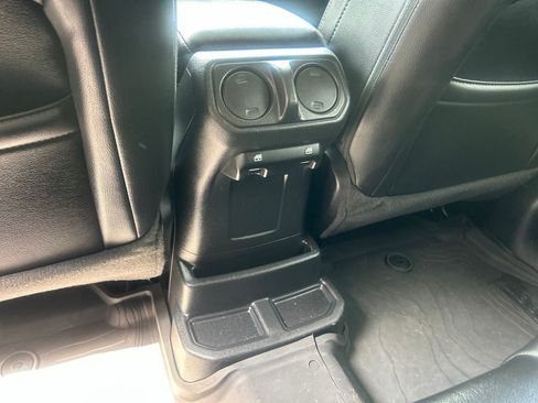 Used 2023 Jeep Wrangler Unlimited Sport AWD/4WD image 19