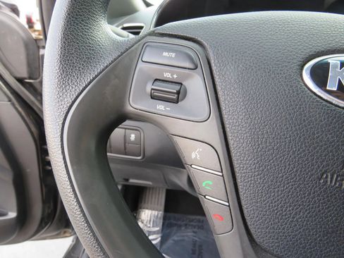 Used 2017 Kia Forte LX image 13