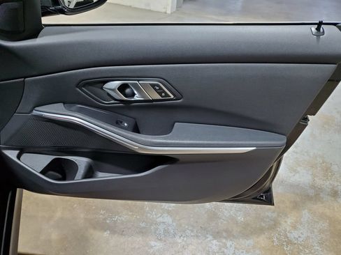 Used 2020 BMW 330i Sedan w/ Convenience Package RWD image 16