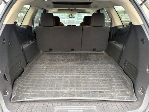 Used 2017 Chevrolet Traverse LT w/ Style and Technology Package FWD image 21