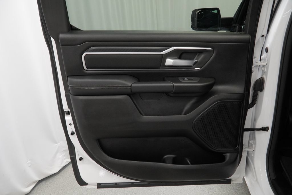 Used 2025 RAM 1500 Big Horn AWD/4WD image 38