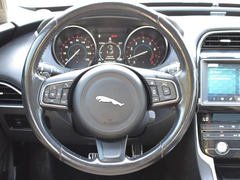 Used 2019 Jaguar XE Premium AWD/4WD image 15