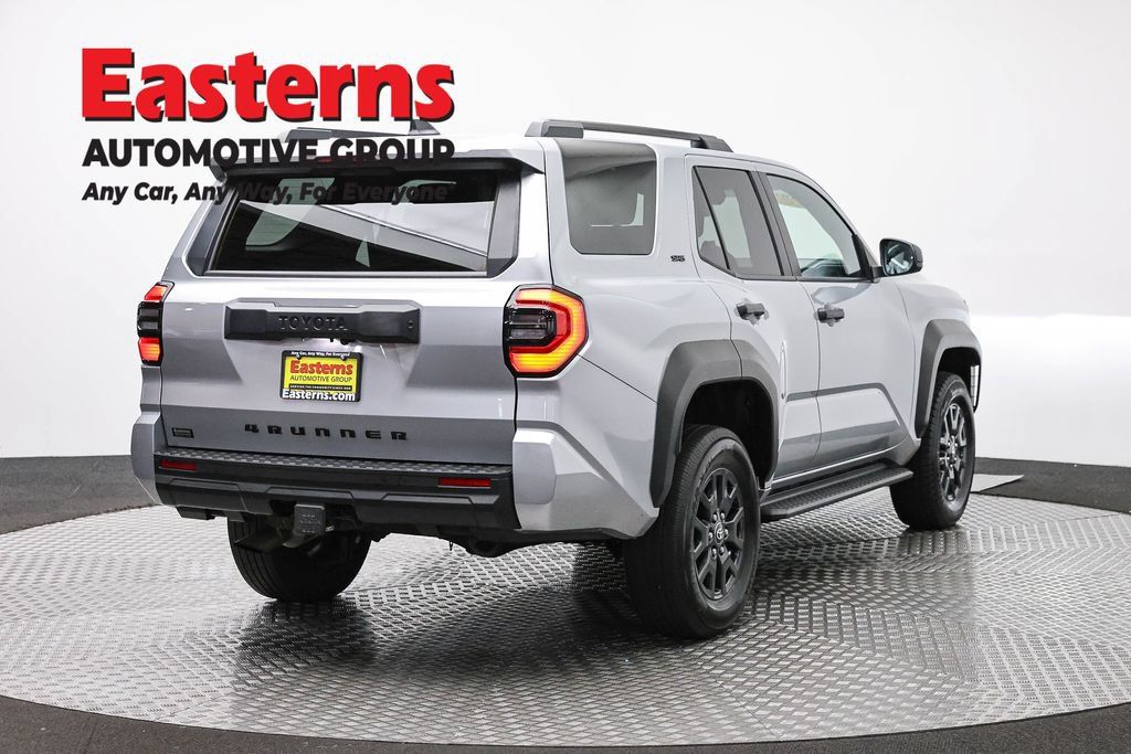 Used 2025 Toyota 4Runner SR5 AWD/4WD image 7