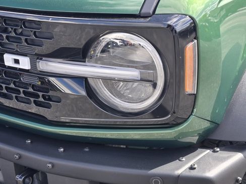 Certified 2024 Ford Bronco Wildtrak AWD/4WD image 9