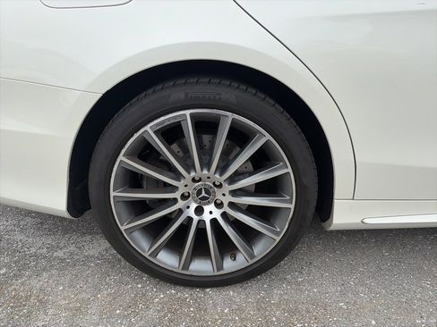 Used 2017 Mercedes-Benz S 550 Sedan image 16