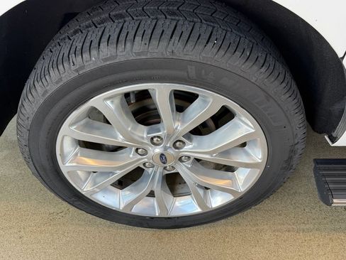Used 2019 Ford Expedition Max Platinum AWD/4WD image 7