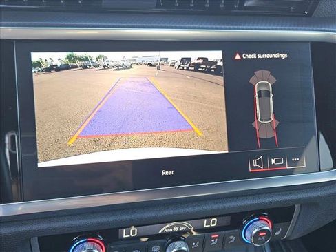 Used 2025 Audi Q3 2.0T Premium image 14