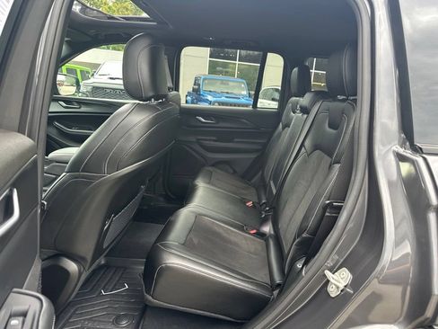 Used 2023 Jeep Grand Cherokee Altitude AWD/4WD image 36