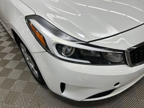 Used 2017 Kia Forte LX FWD image 2