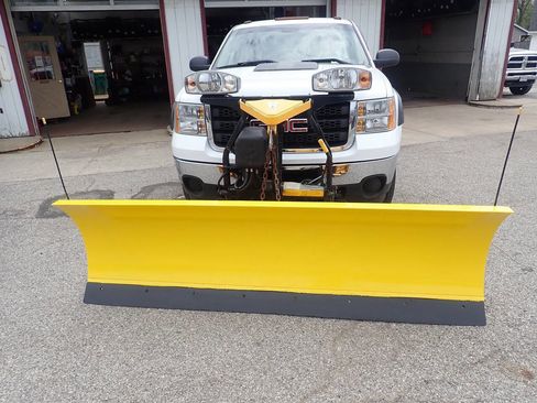 Used 2012 GMC Sierra 2500 W/T w/ Snow Plow Prep Package image 3