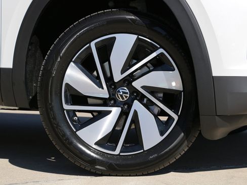 New 2026 Volkswagen Atlas SEL AWD/4WD image 2