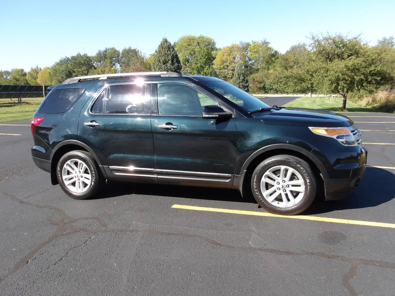 Used 2014 Ford Explorer XLT w/ Equipment Group 202A FWD image 1