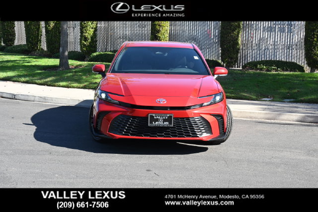 Used 2026 Toyota Camry SE FWD image 2
