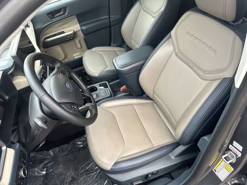 Used 2025 Ford Maverick Lariat image 15