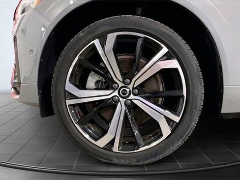 Certified 2024 Volvo XC60 T8 Ultimate w/ Climate Package image 10