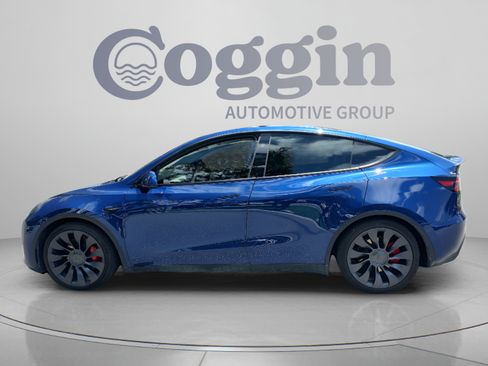 Used 2024 Tesla Model Y Performance AWD/4WD image 2