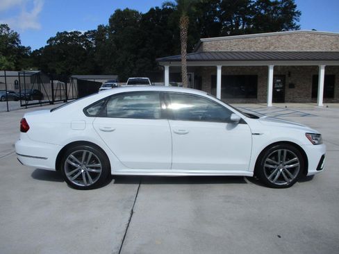 Used 2018 Volkswagen Passat 2.0T R-Line FWD image 2