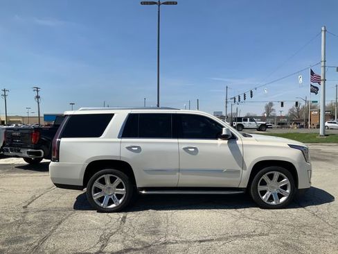Used 2015 Cadillac Escalade Luxury AWD/4WD image 6