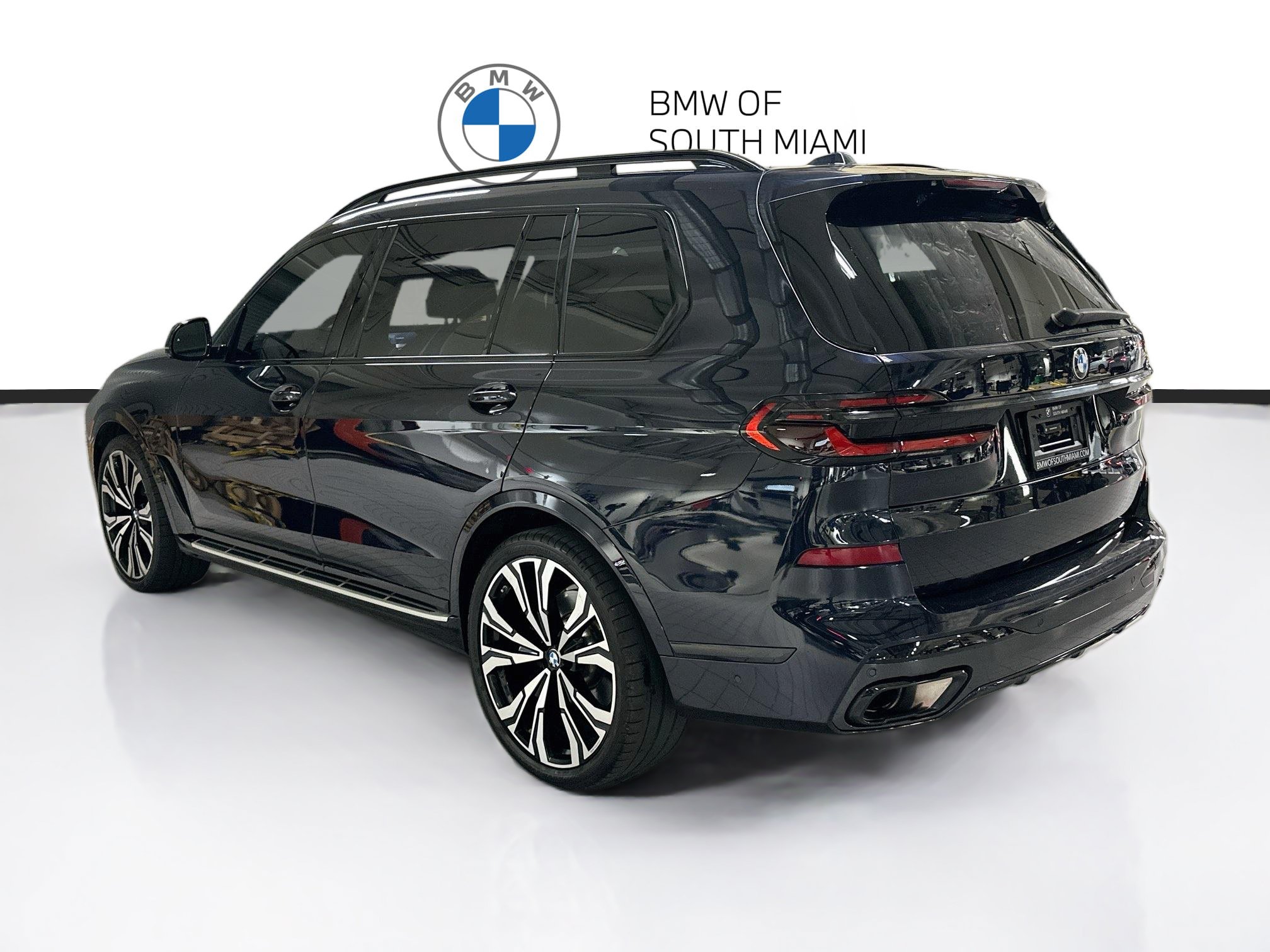 Certified 2025 BMW X7 xDrive40i w/ Executive Package AWD/4WD image 5