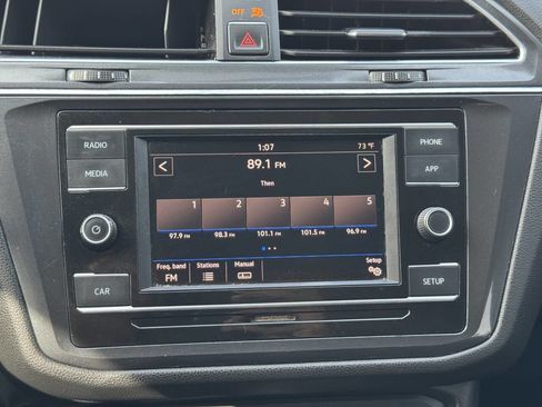 Used 2018 Volkswagen Tiguan S image 17