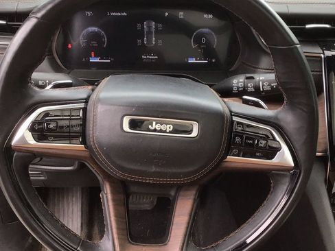 Used 2023 Jeep Grand Cherokee Summit w/ Luxury Tech Group V AWD/4WD image 9