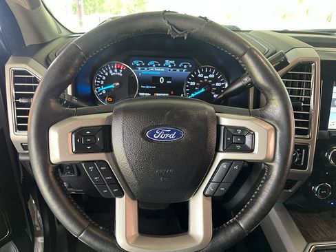 Used 2017 Ford F250 Lariat w/ Chrome Package image 18