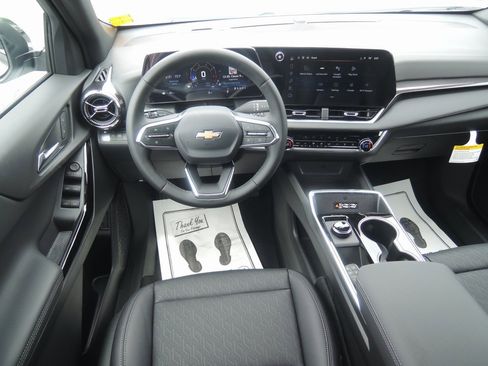 New 2026 Chevrolet Equinox LT w/ Convenience Package II image 11