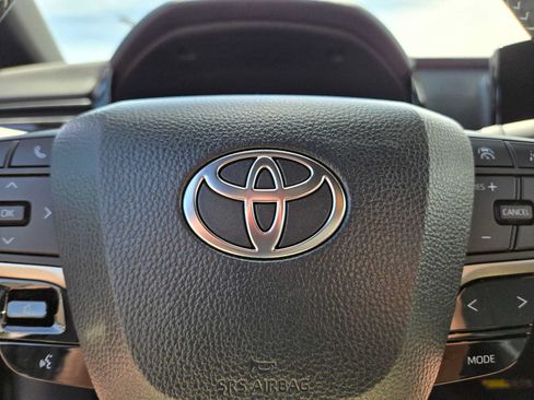 Used 2025 Toyota Camry SE AWD/4WD image 24