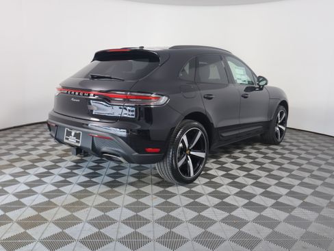 Used 2025 Porsche Macan image 7