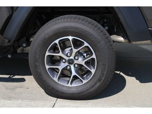 Used 2026 Jeep Gladiator Sport AWD/4WD image 14