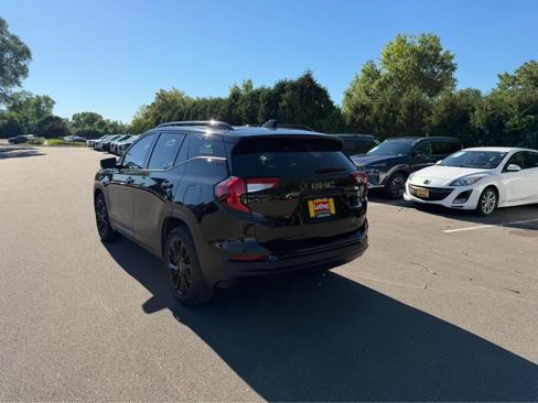 Used 2023 GMC Terrain SLT w/ GMC Pro Grade Package AWD/4WD image 3