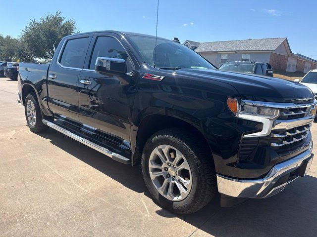 Used 2023 Chevrolet Silverado 1500 LTZ AWD/4WD image 4