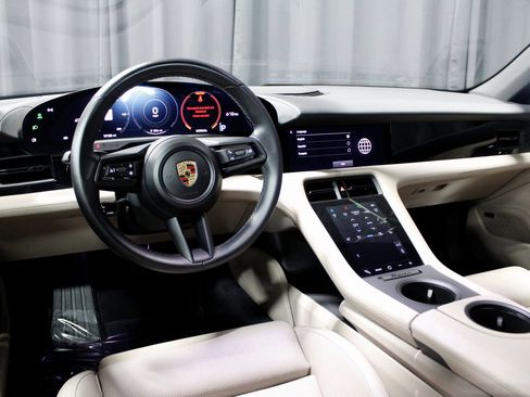 Certified 2021 Porsche Taycan image 4