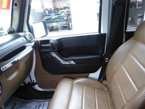 Used 2012 Jeep Wrangler Unlimited Sahara w/ Trailer Tow Group AWD/4WD image 15