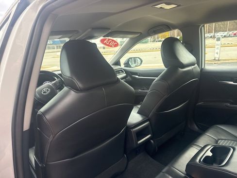 Used 2024 Toyota Camry SE image 18