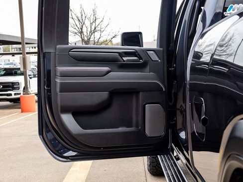 Used 2026 GMC Sierra 2500 AT4X image 38