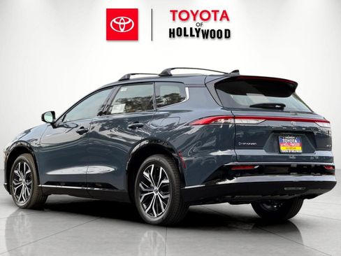 New 2026 Toyota Crown Signia image 6