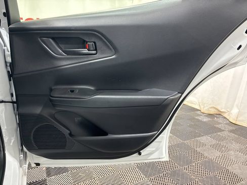 Used 2025 Toyota Prius Plug-In Hybrid FWD image 12