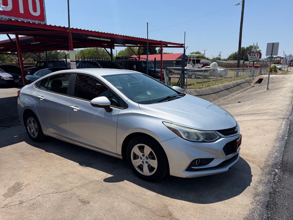 Used 2018 Chevrolet Cruze LS FWD image 9