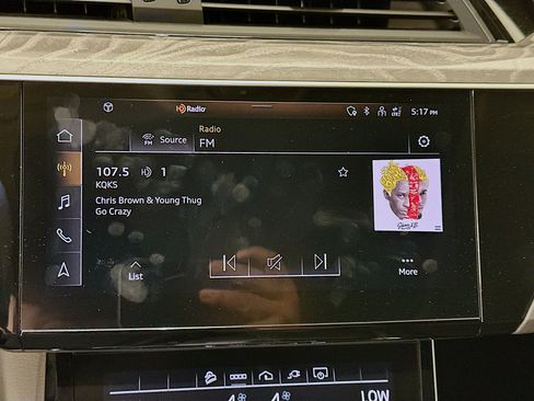 Used 2021 Audi e-tron Premium Plus w/ Premium Plus Package image 21