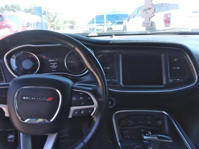 Used 2018 Dodge Challenger SXT Plus RWD image 9