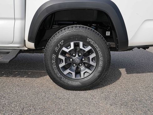 Used 2023 Toyota Tacoma TRD Off-Road AWD/4WD image 13