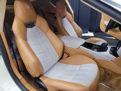 Used 2018 Maserati GranTurismo Sport image 32