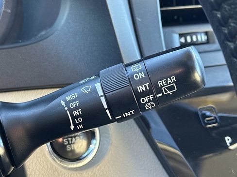 Used 2015 Toyota Sienna Limited image 19