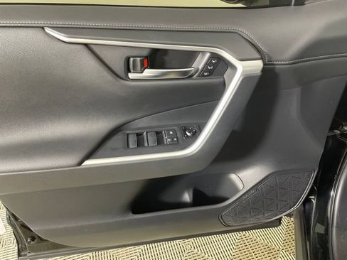 Used 2019 Toyota RAV4 Limited w/ Advanced Technology Package AWD/4WD image 10