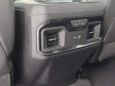 Used 2023 GMC Sierra 1500 AT4 w/ Technology Package AWD/4WD image 32