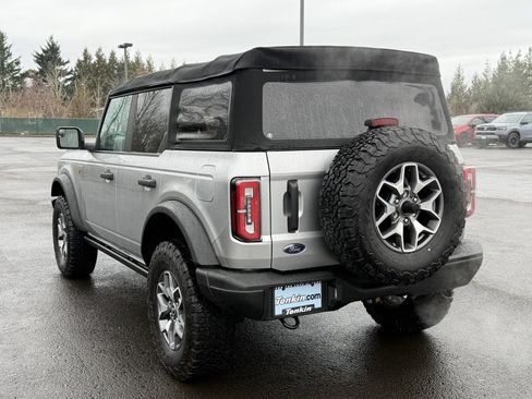 Used 2022 Ford Bronco Badlands image 6