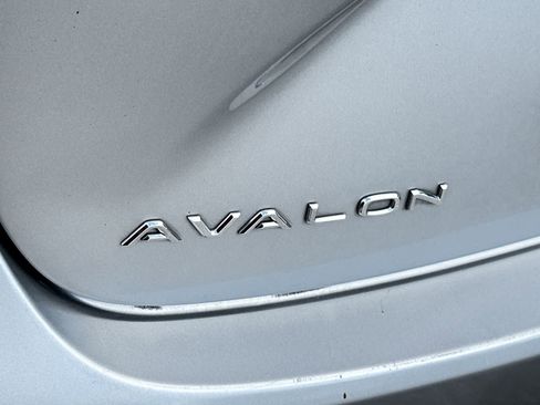 Used 2015 Toyota Avalon XLE image 11